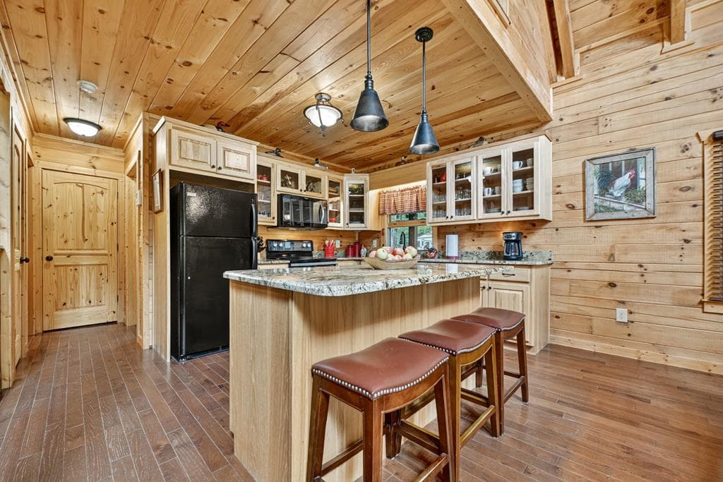 656 Newberry Drive, Ellijay GA 30536 - Photo