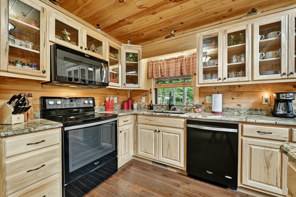 656 Newberry Drive, Ellijay GA 30536 - Photo