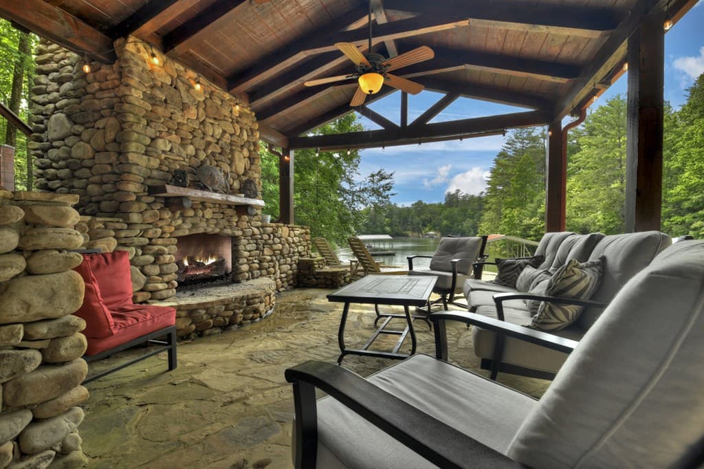 67 Lakeshore Drive, Blairsville GA 30512 - Photo