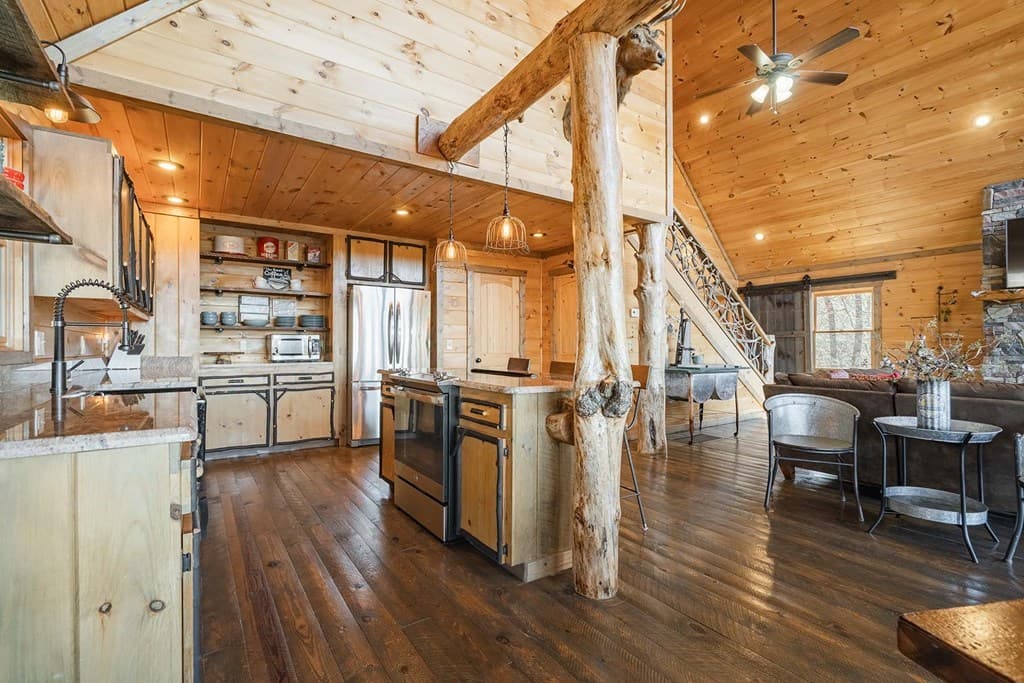 560 Endless View Road, Mineral Bluff GA 30559 - Photo