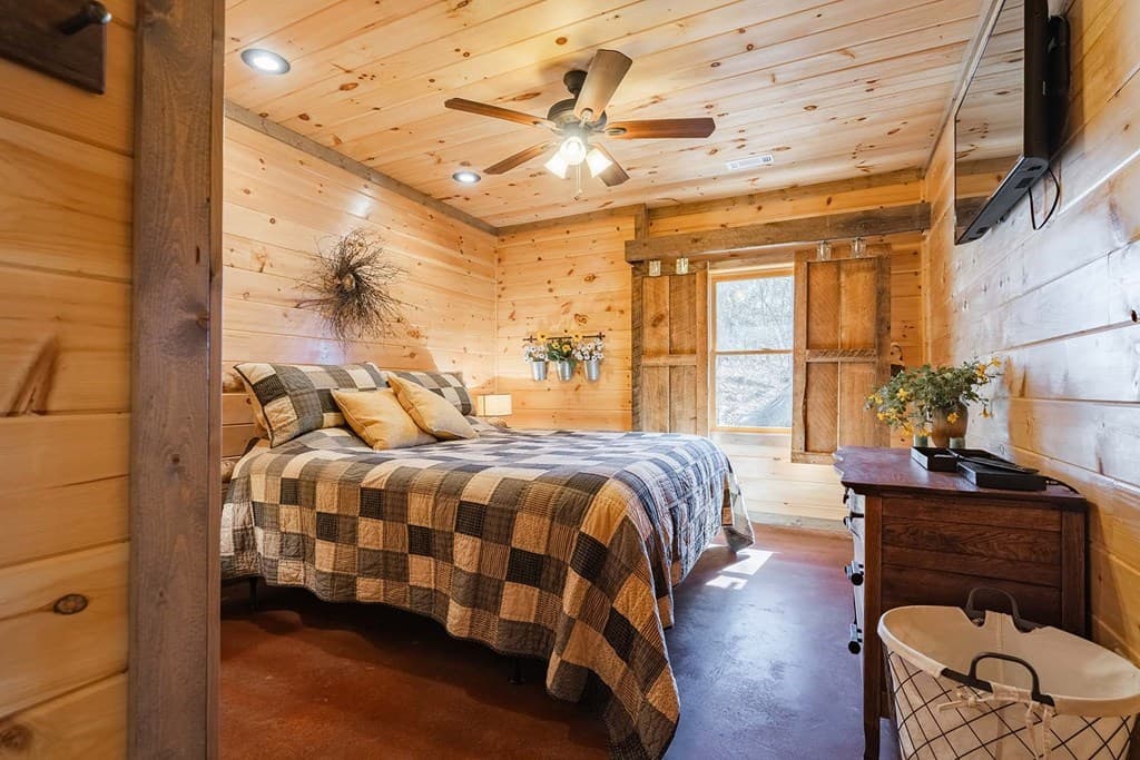 560 Endless View Road, Mineral Bluff GA 30559 - Photo