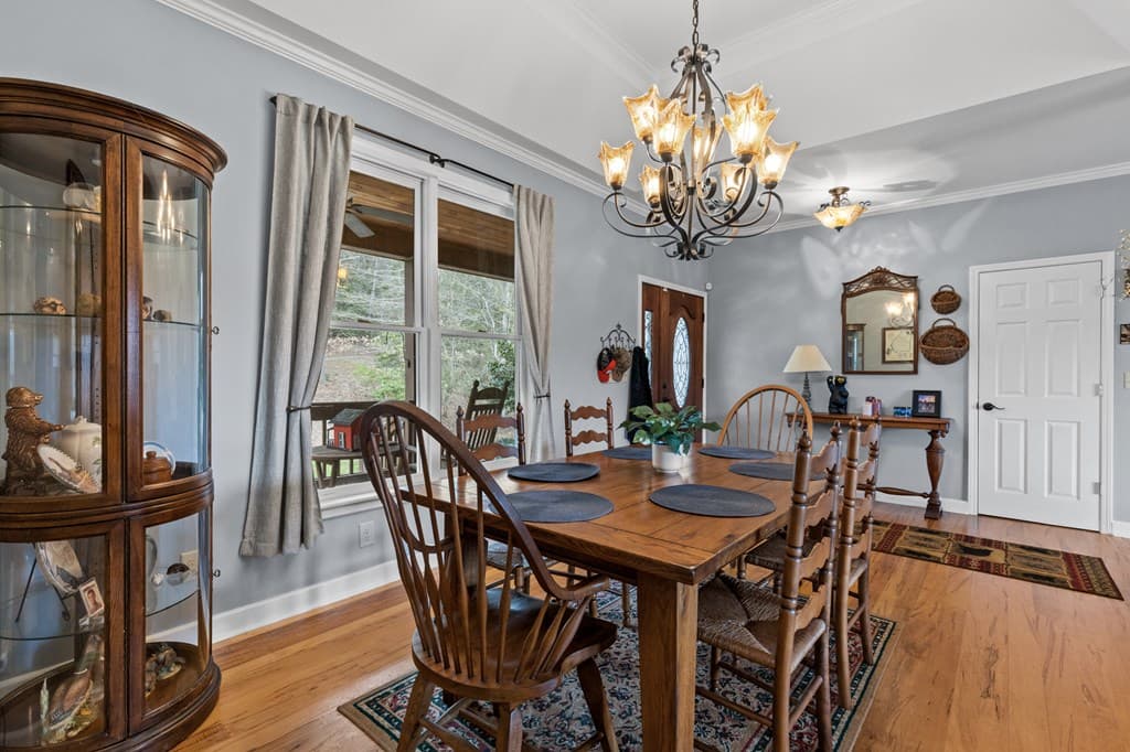 95 Hickory Avenue, Blue Ridge GA 30513 - Photo