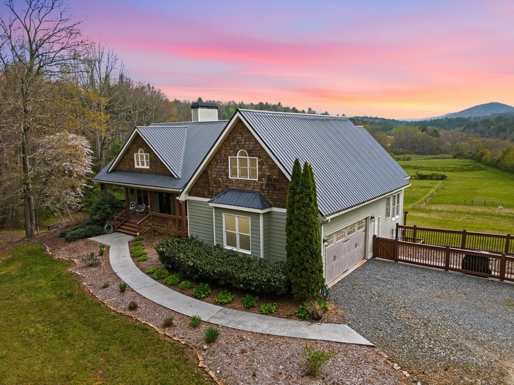 95 Hickory Avenue, Blue Ridge GA 30513 - Photo