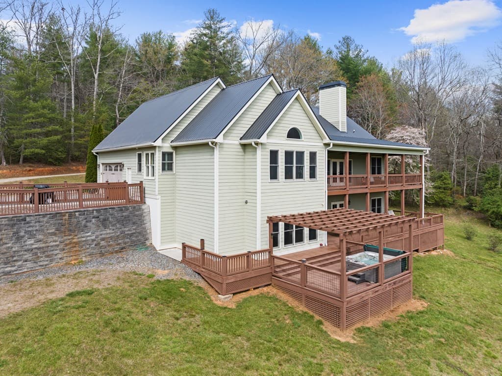 95 Hickory Avenue, Blue Ridge GA 30513 - Photo