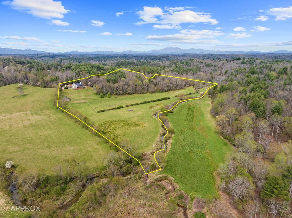 95 Hickory Avenue, Blue Ridge GA 30513 - Photo