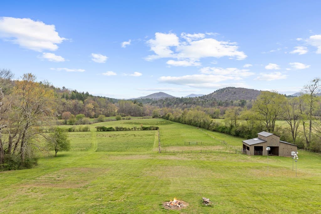 95 Hickory Avenue, Blue Ridge GA 30513 - Photo
