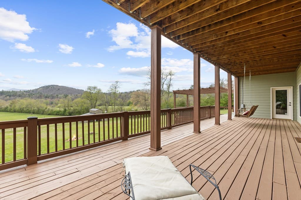 95 Hickory Avenue, Blue Ridge GA 30513 - Photo