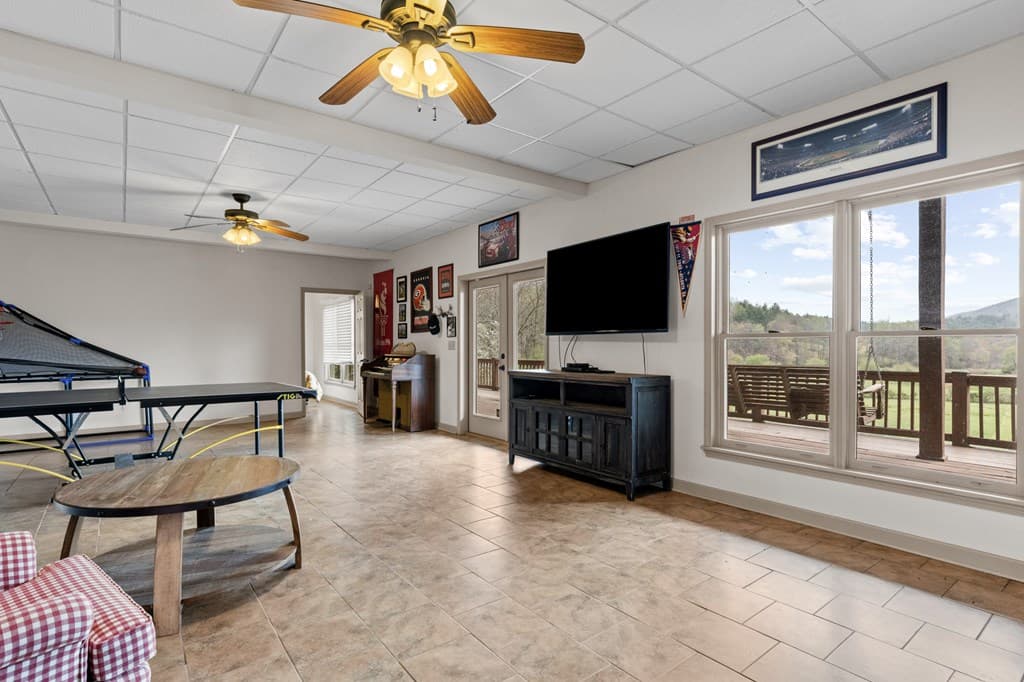 95 Hickory Avenue, Blue Ridge GA 30513 - Photo