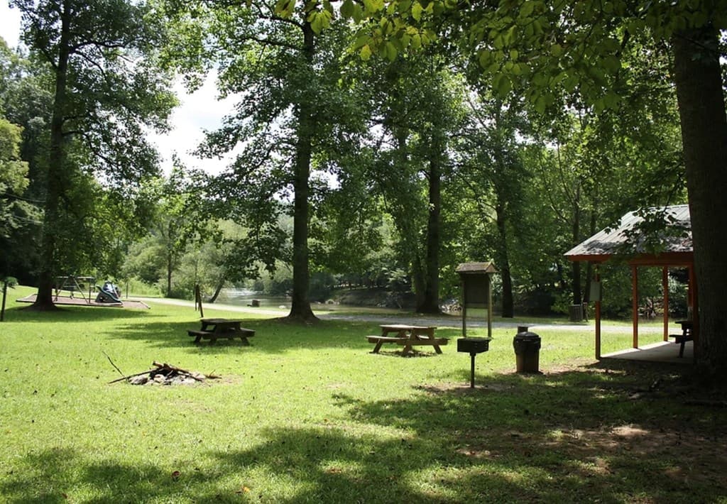 129 Monticello Drive, Ellijay GA 30540 - Photo