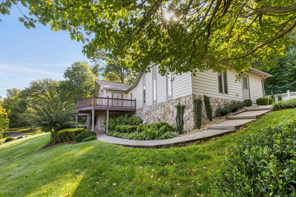 1396 Deerfield Road, Young Harris GA 30582 - Photo