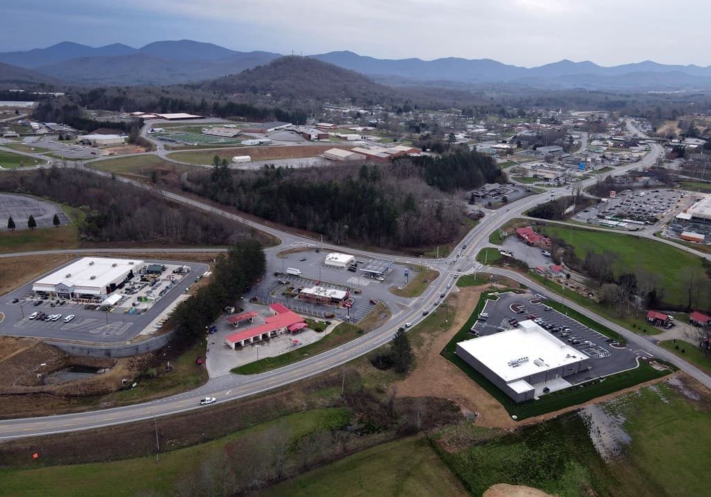 692 E Hwy 515, Blairsville GA 30512 - Photo