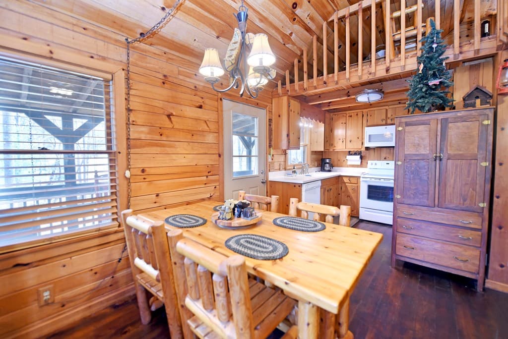 545 Laurel Circle, Blue Ridge GA 30513 - Photo