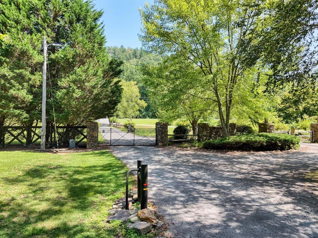 7957 Mountain Top Trail, Hiawassee GA 30546 - Photo