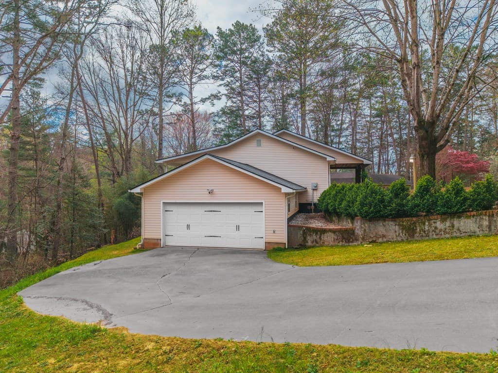 365 Quarles Lane, Ellijay GA 30540 - Photo