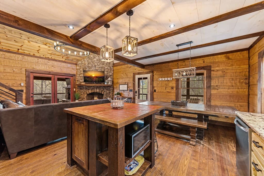 127 Twin Creeks Road, Blue Ridge GA 30541 - Photo