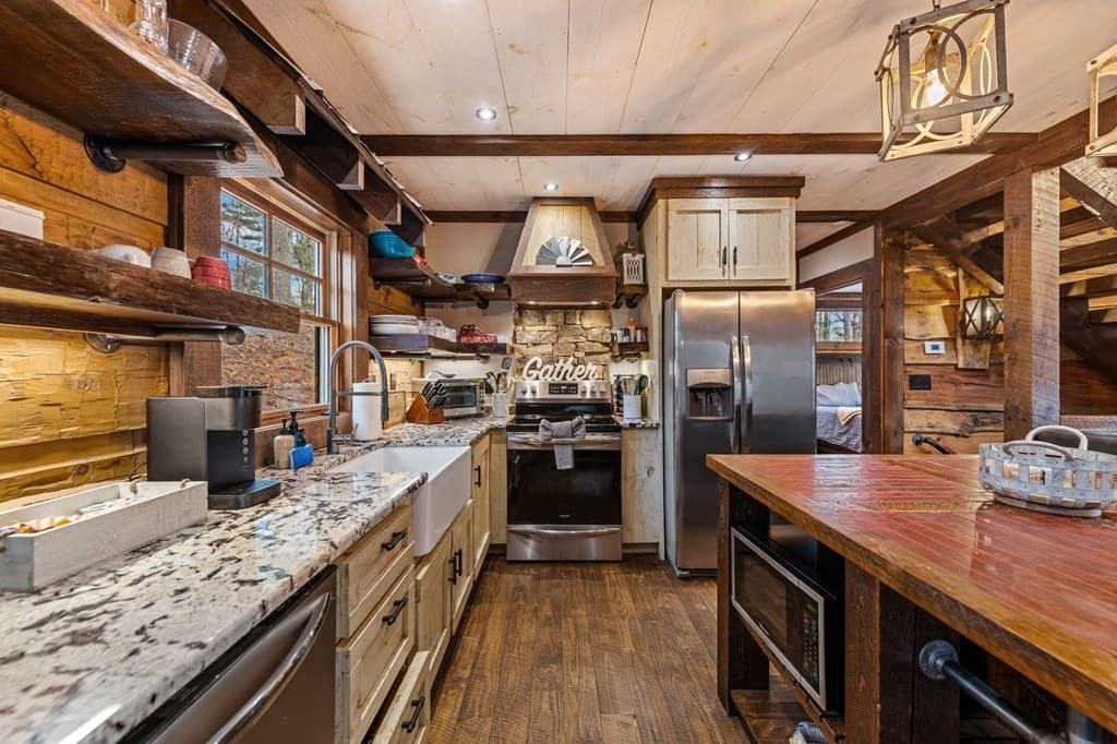 127 Twin Creeks Road, Blue Ridge GA 30541 - Photo