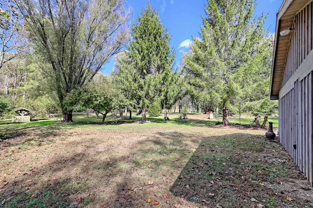 1064 Muskrat Creek Road, Hayesville NC 28904 - Photo