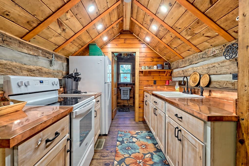 1064 Muskrat Creek Road, Hayesville NC 28904 - Photo
