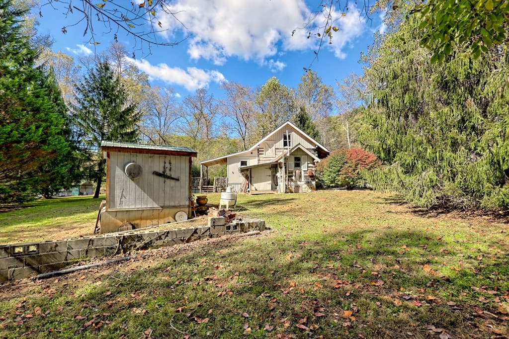 1064 Muskrat Creek Road, Hayesville NC 28904 - Photo