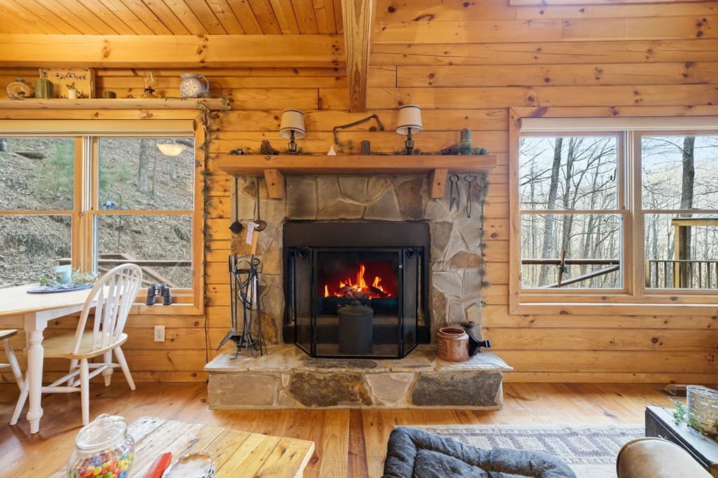 947 Skyview Drive, Ellijay GA 30536 - Photo