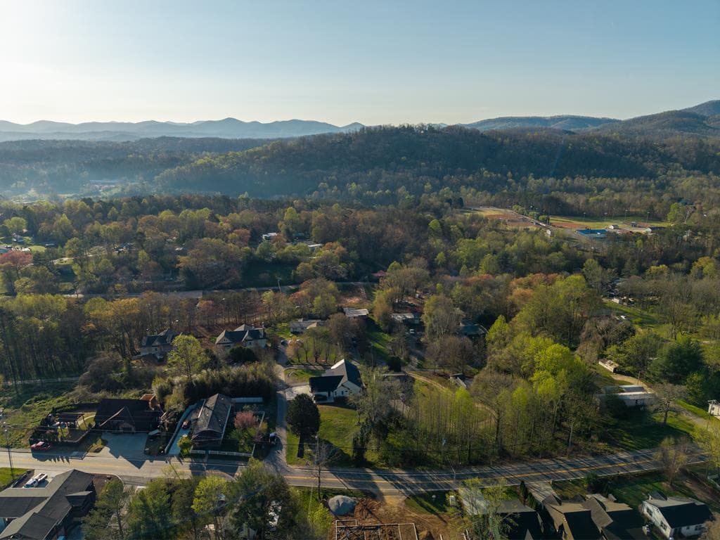 291 E Second Street, Blue Ridge GA 30513 - Photo