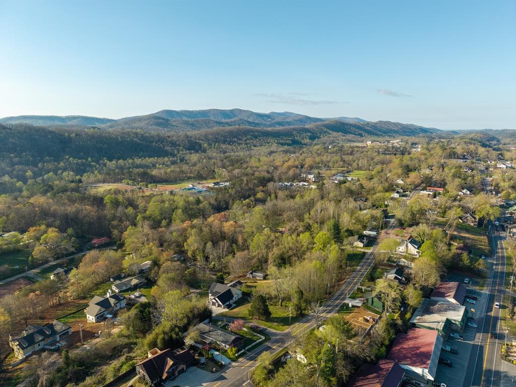 291 E Second Street, Blue Ridge GA 30513 - Photo