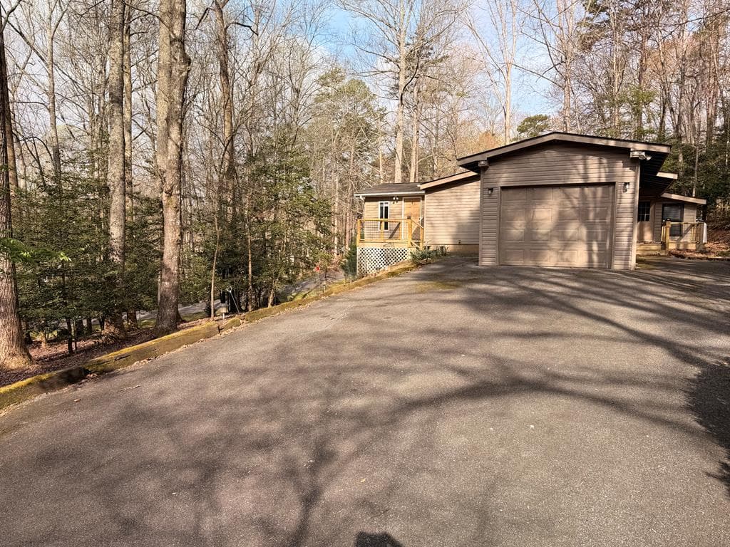 136 Anchorage Drive, Blairsville GA 30512 - Primary photo