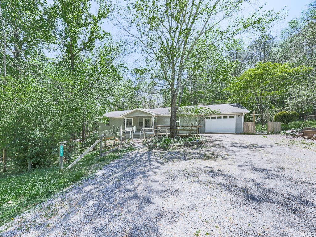 424 Shamrock Drive, Dalton GA 30721 - Photo