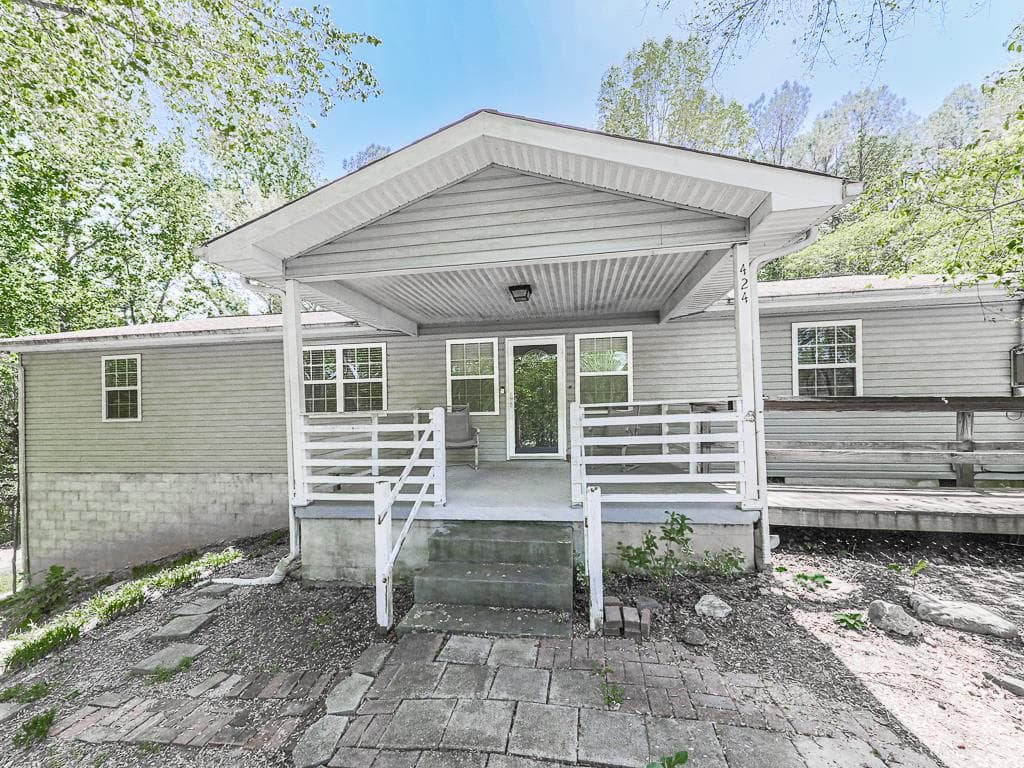 424 Shamrock Drive, Dalton GA 30721 - Photo