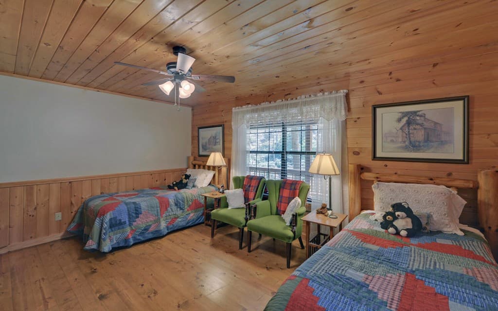380 Bear Foot Drive, Blue Ridge GA 30513 - Photo