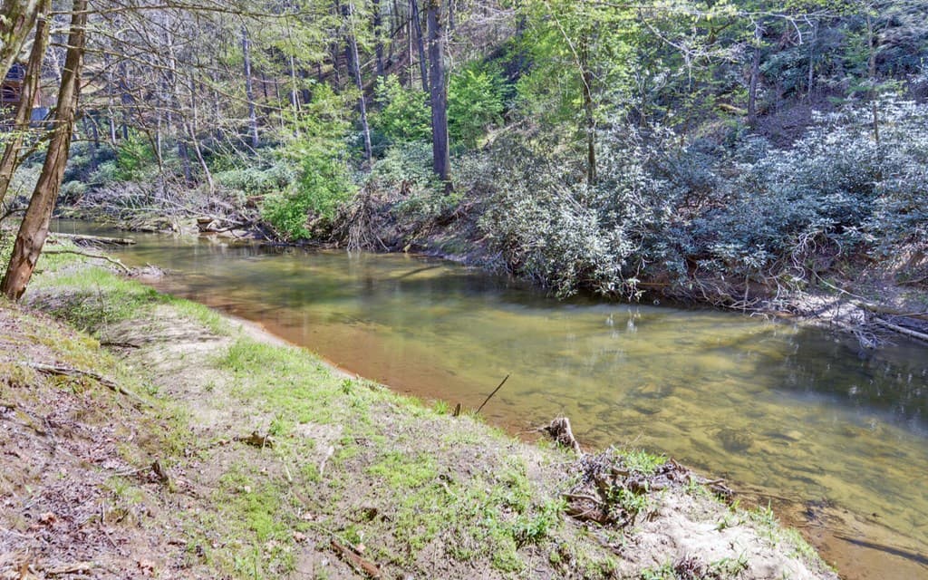 380 Bear Foot Drive, Blue Ridge GA 30513 - Photo