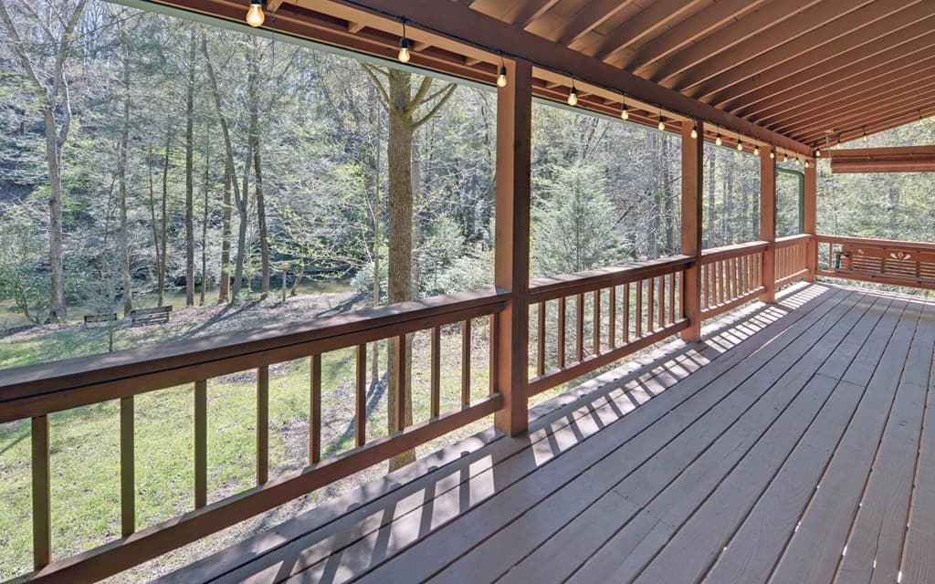 380 Bear Foot Drive, Blue Ridge GA 30513 - Photo