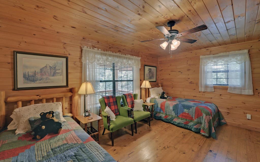 380 Bear Foot Drive, Blue Ridge GA 30513 - Photo