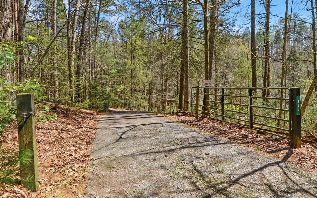 380 Bear Foot Drive, Blue Ridge GA 30513 - Photo