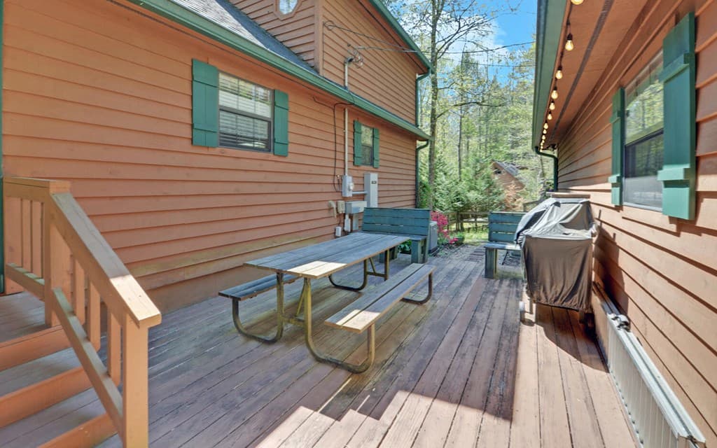 380 Bear Foot Drive, Blue Ridge GA 30513 - Photo