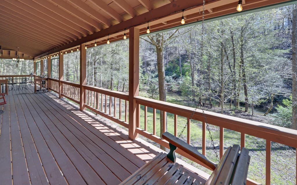 380 Bear Foot Drive, Blue Ridge GA 30513 - Photo