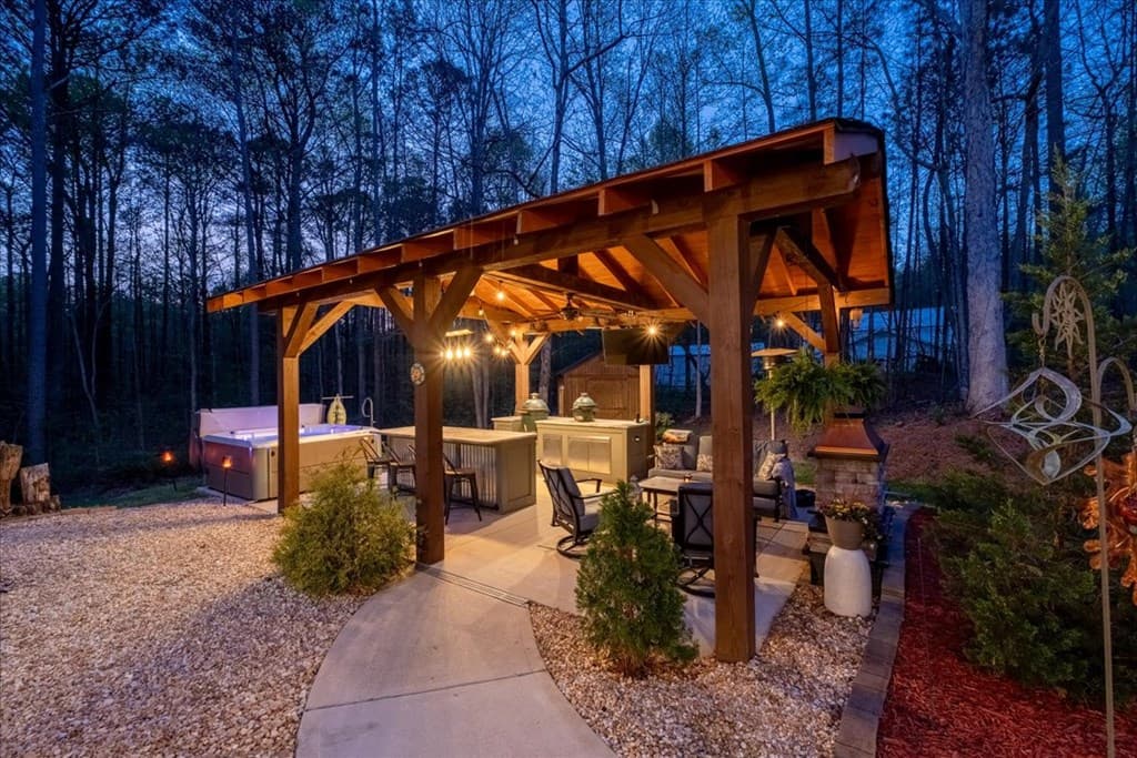121 Willow Creek Lane, Ellijay GA 30536 - Photo