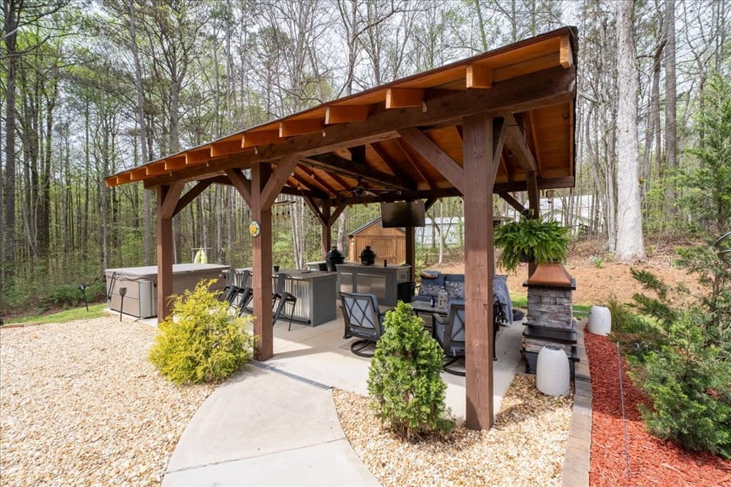 121 Willow Creek Lane, Ellijay GA 30536 - Photo