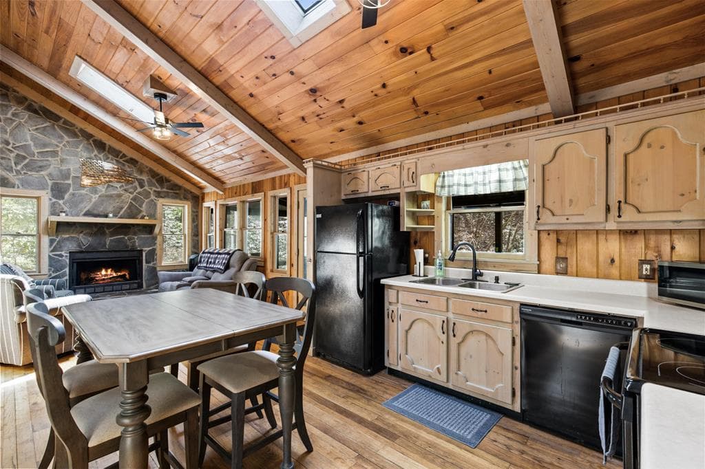 487 Walkabout Creek Road, Morganton GA 30560 - Photo