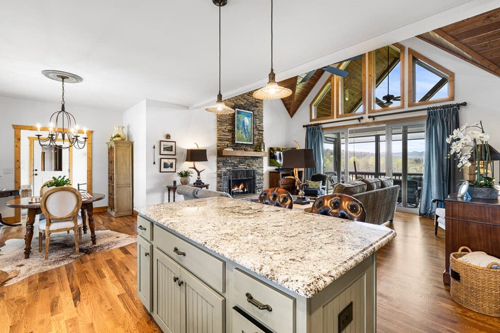 69 Lyndhurst Lane, Young Harris GA 30582 - Photo