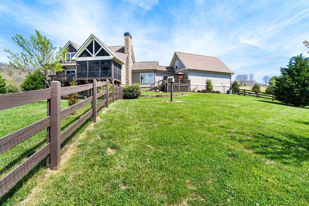69 Lyndhurst Lane, Young Harris GA 30582 - Photo