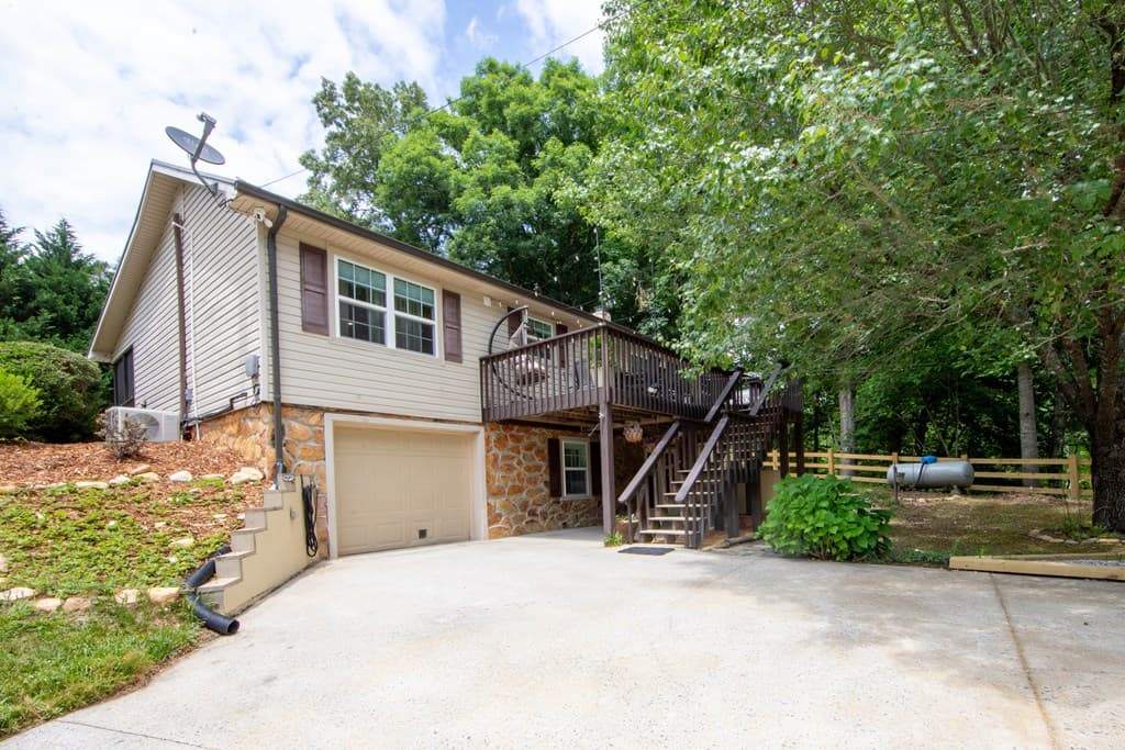 33 Pigeon Creek Drive, Blue Ridge GA 30513 - Photo