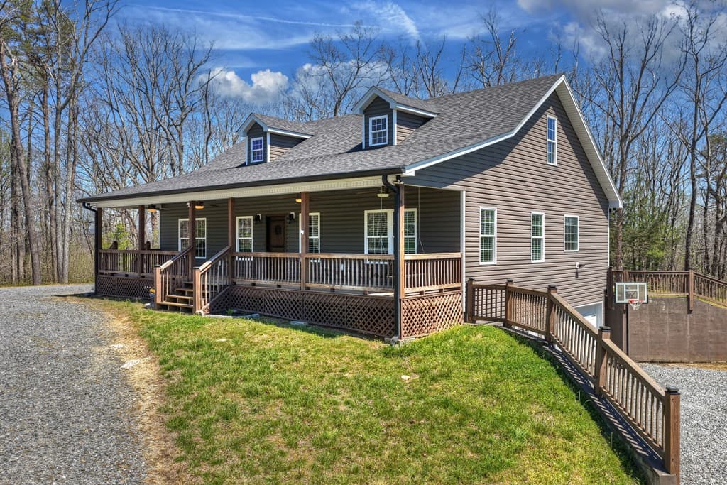 1073 Old Burnt Mountain Road, Ellijay GA 30536 - Photo