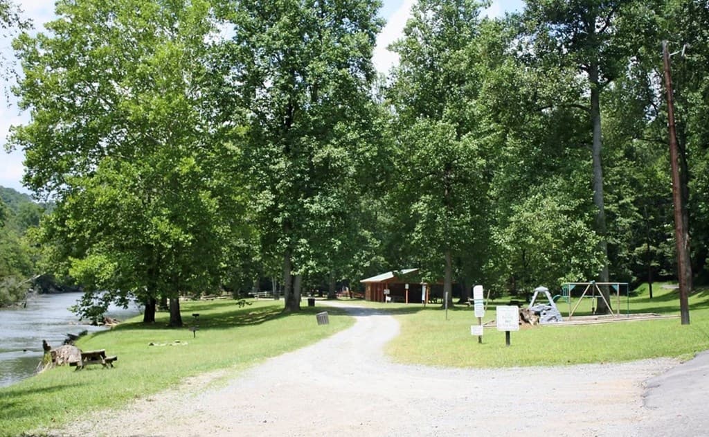 135 Flat Ridge Road, Ellijay GA 30540 - Photo
