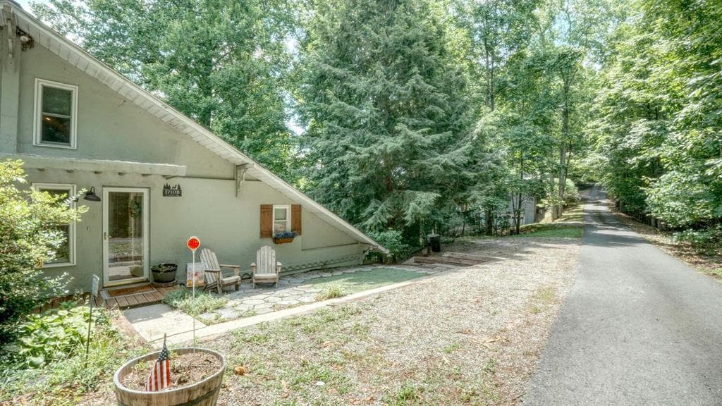 1710 B Summit Trail, Hiawassee GA 30546 - Photo