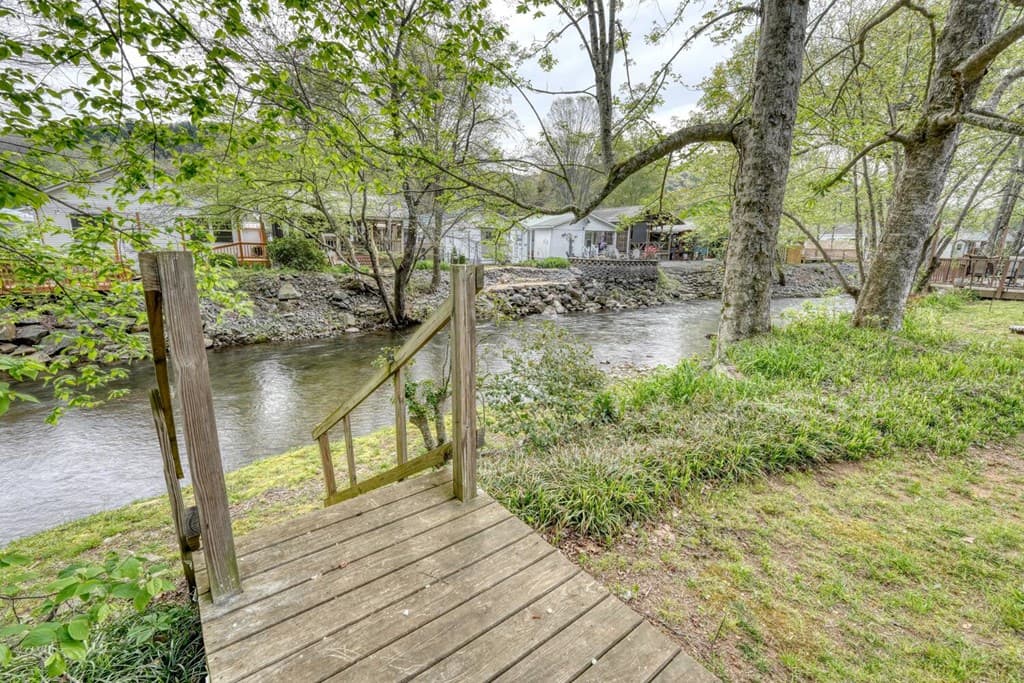 1908 Riverside Drive, Hiawassee GA 30546 - Photo