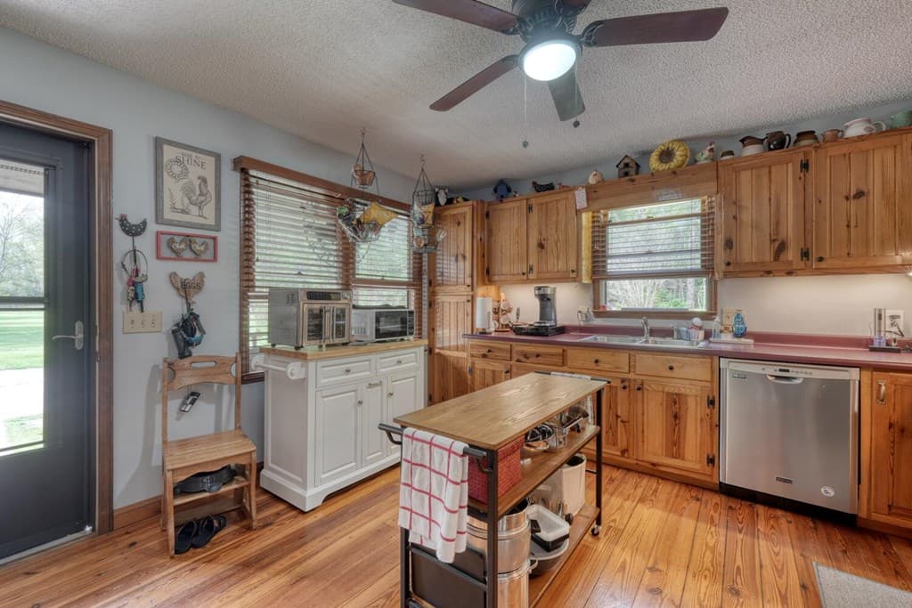 1908 Riverside Drive, Hiawassee GA 30546 - Photo
