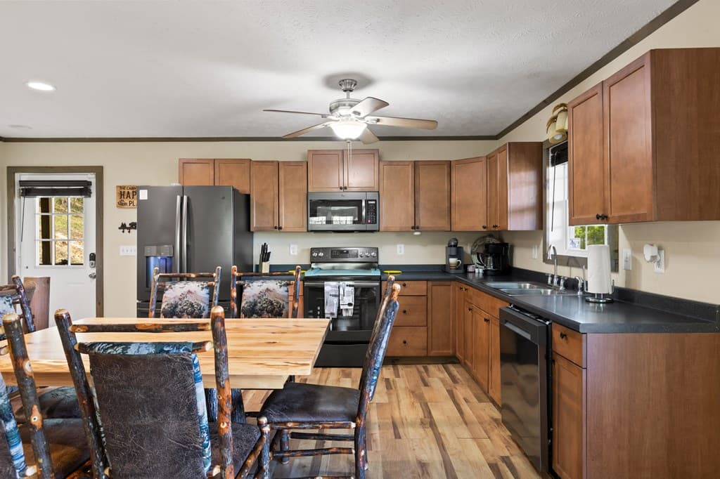 152 Cowboy Way, Mineral Bluff GA 30559 - Photo