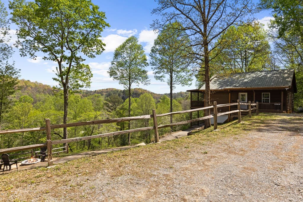 152 Cowboy Way, Mineral Bluff GA 30559 - Photo