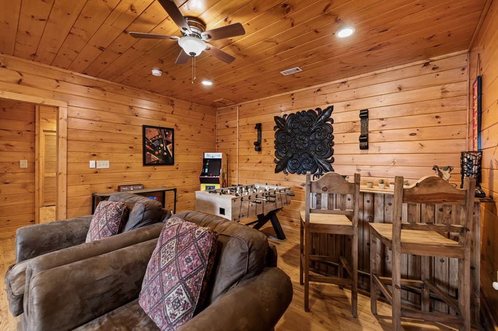 890 Brittney Drive, Blue Ridge GA 30513 - Photo
